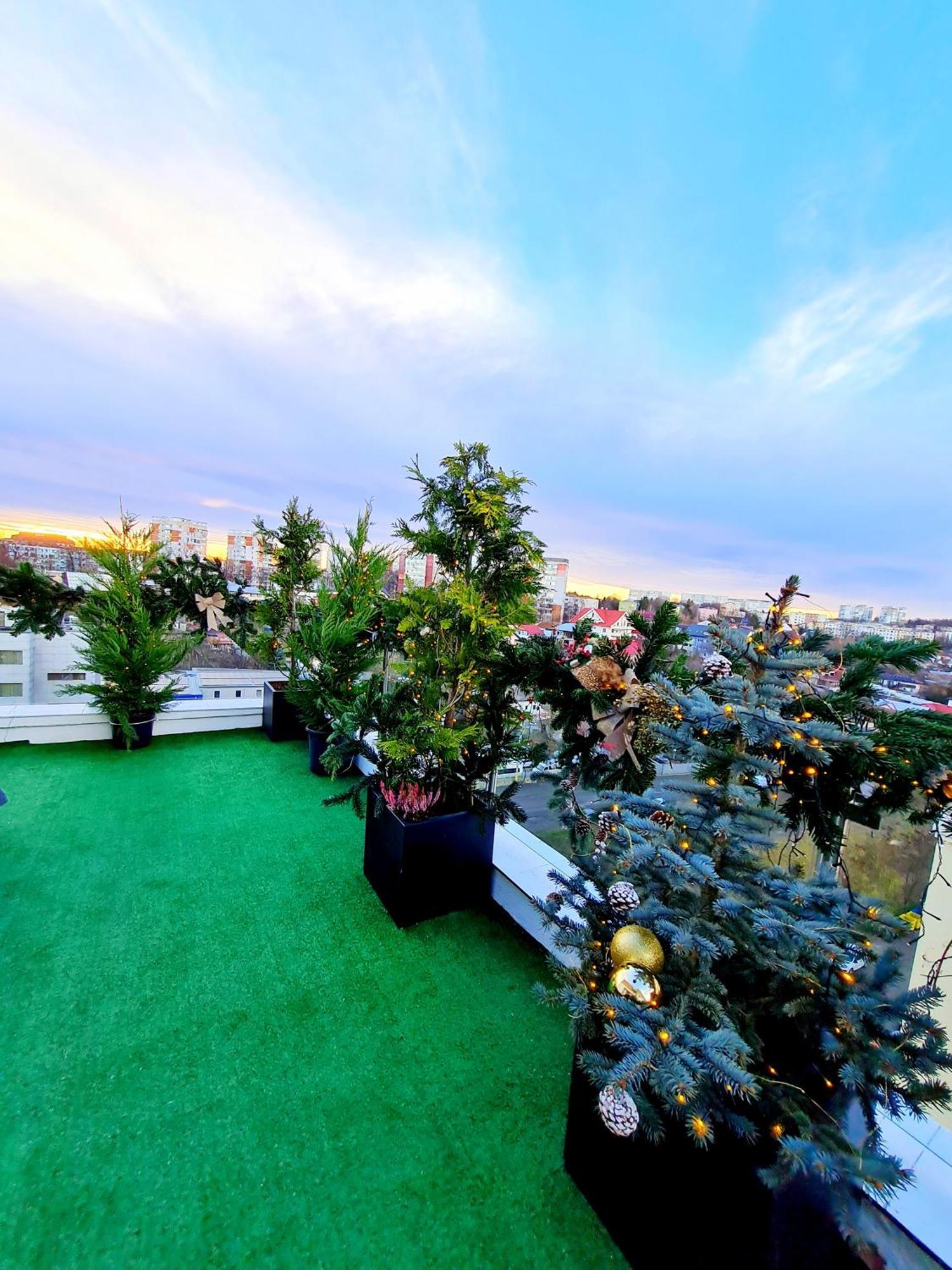 Penthouse View Aeroport Iasi Apartment Exterior photo