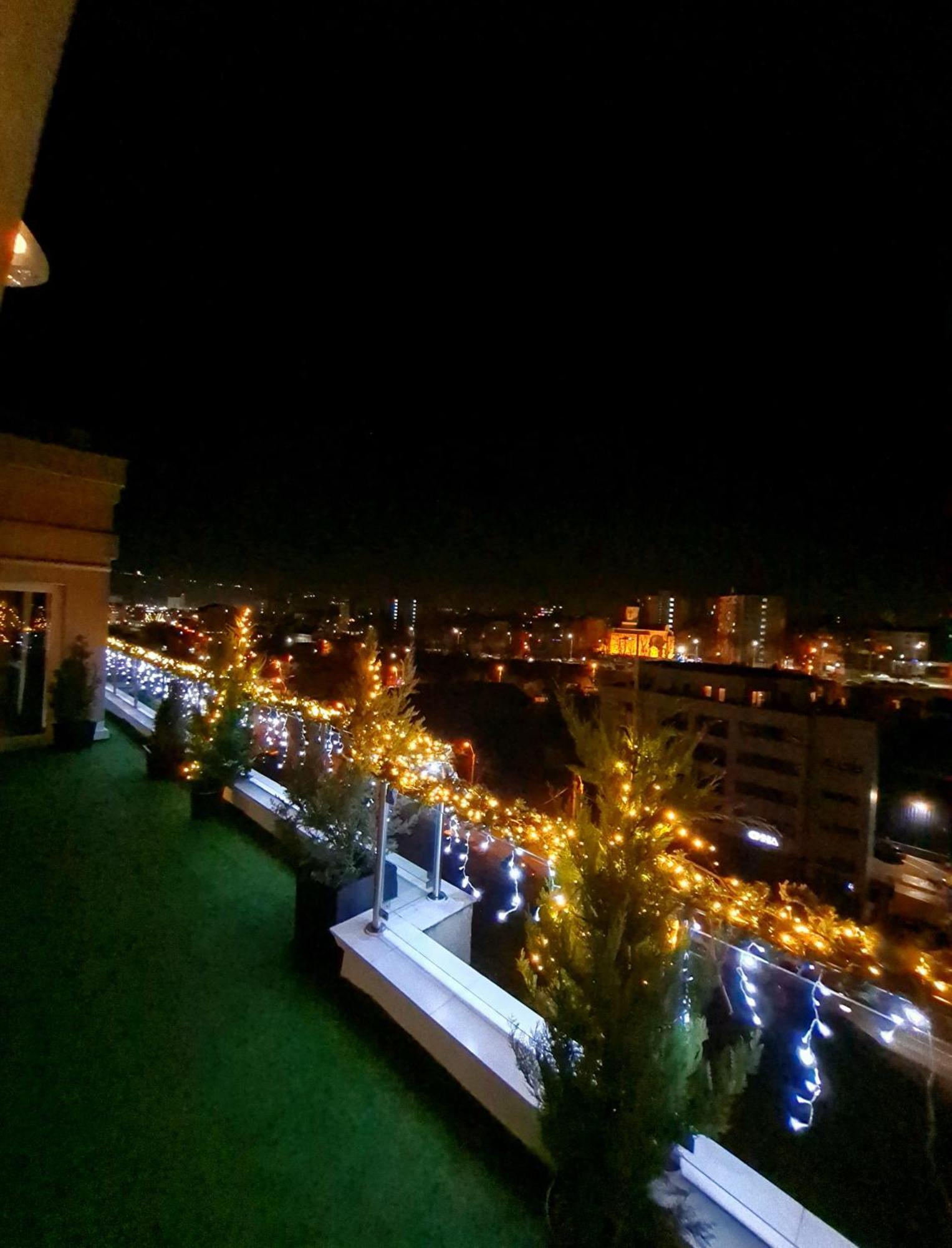 Penthouse View Aeroport Iasi Apartment Exterior photo