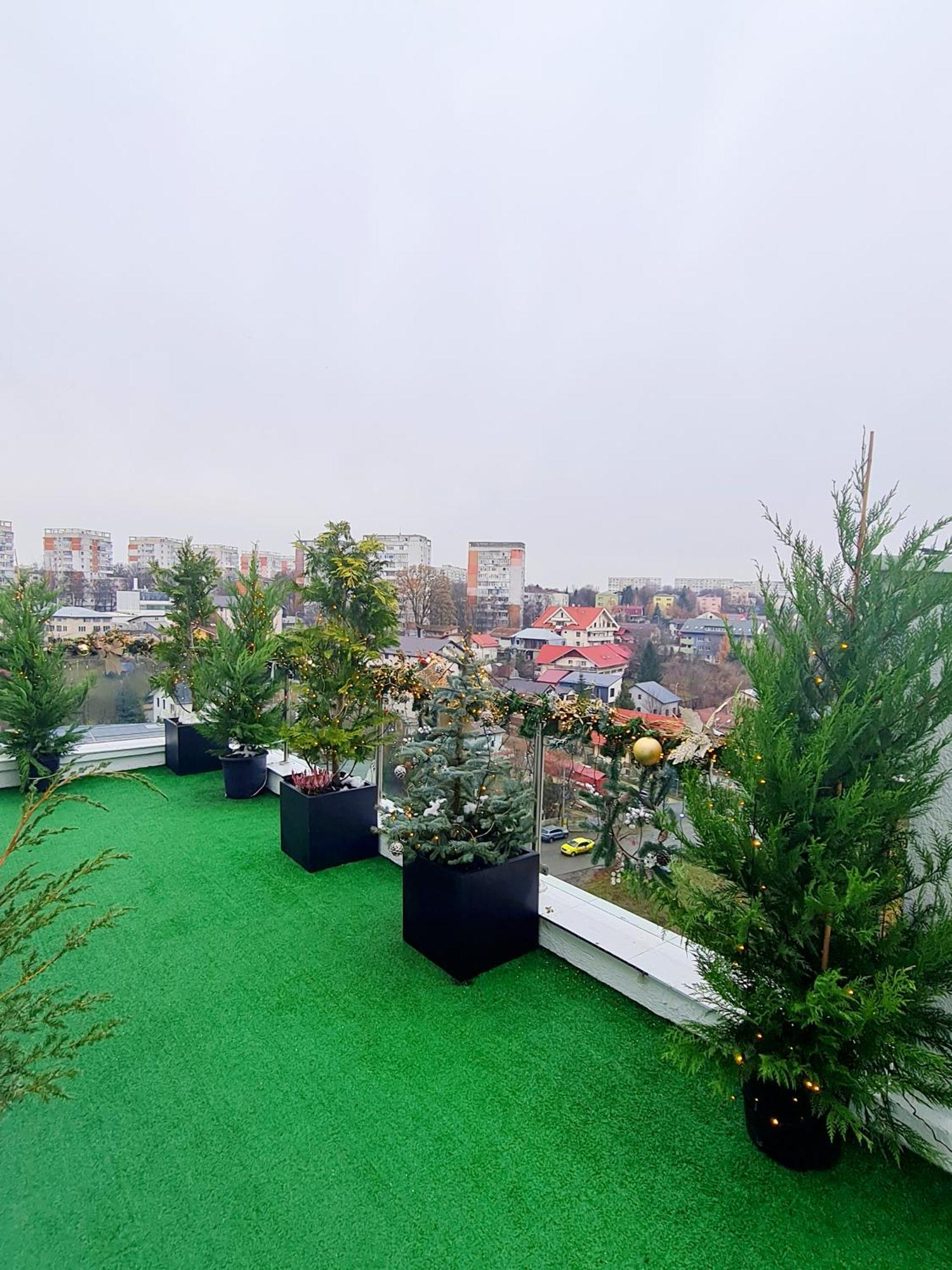 Penthouse View Aeroport Iasi Apartment Exterior photo