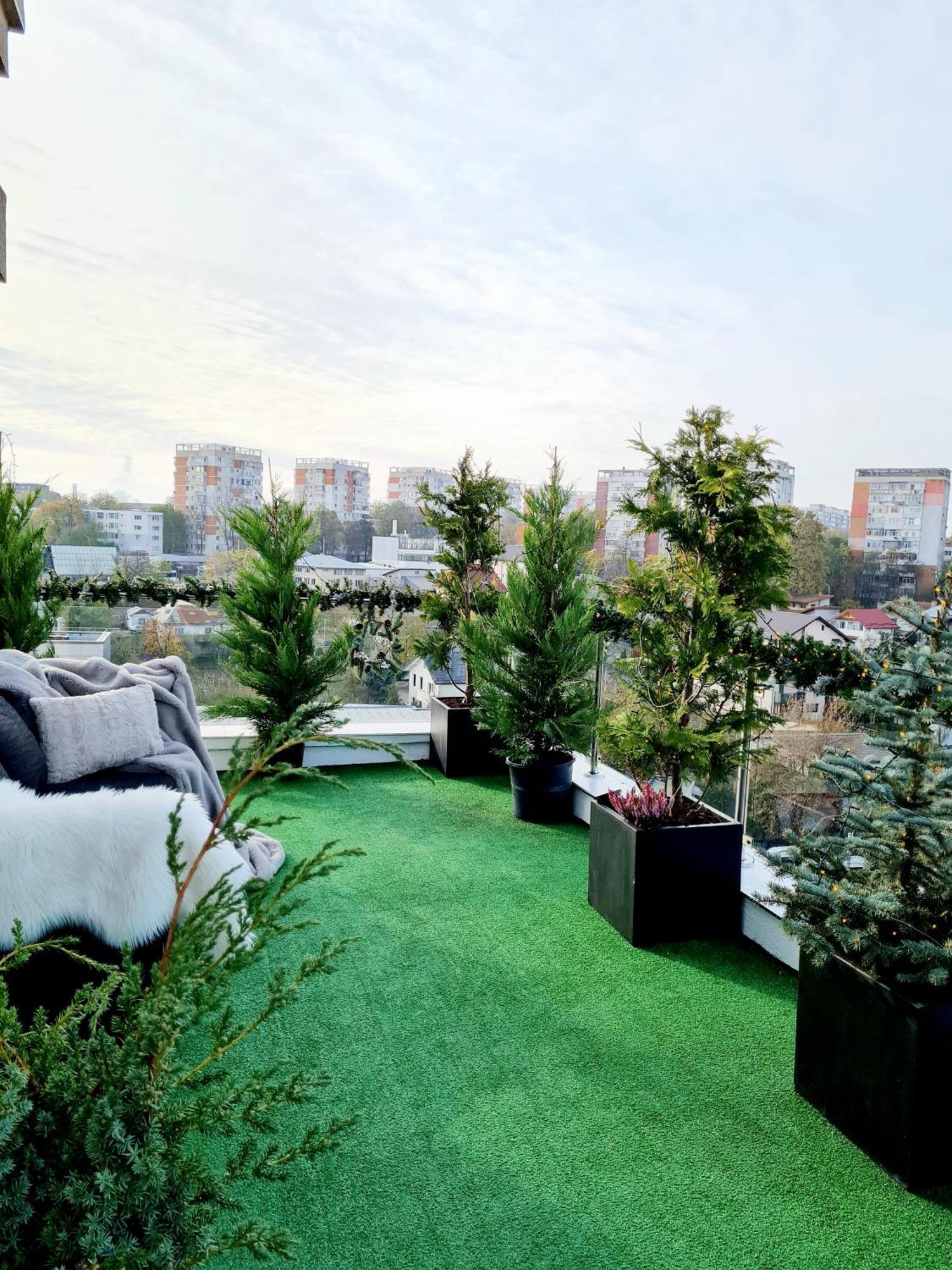 Penthouse View Aeroport Iasi Apartment Exterior photo