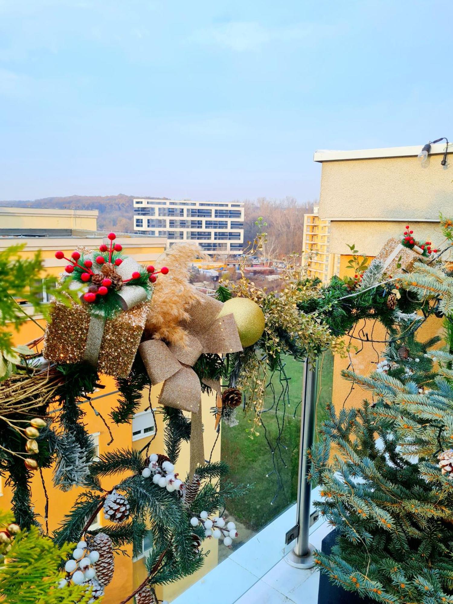 Penthouse View Aeroport Iasi Apartment Exterior photo