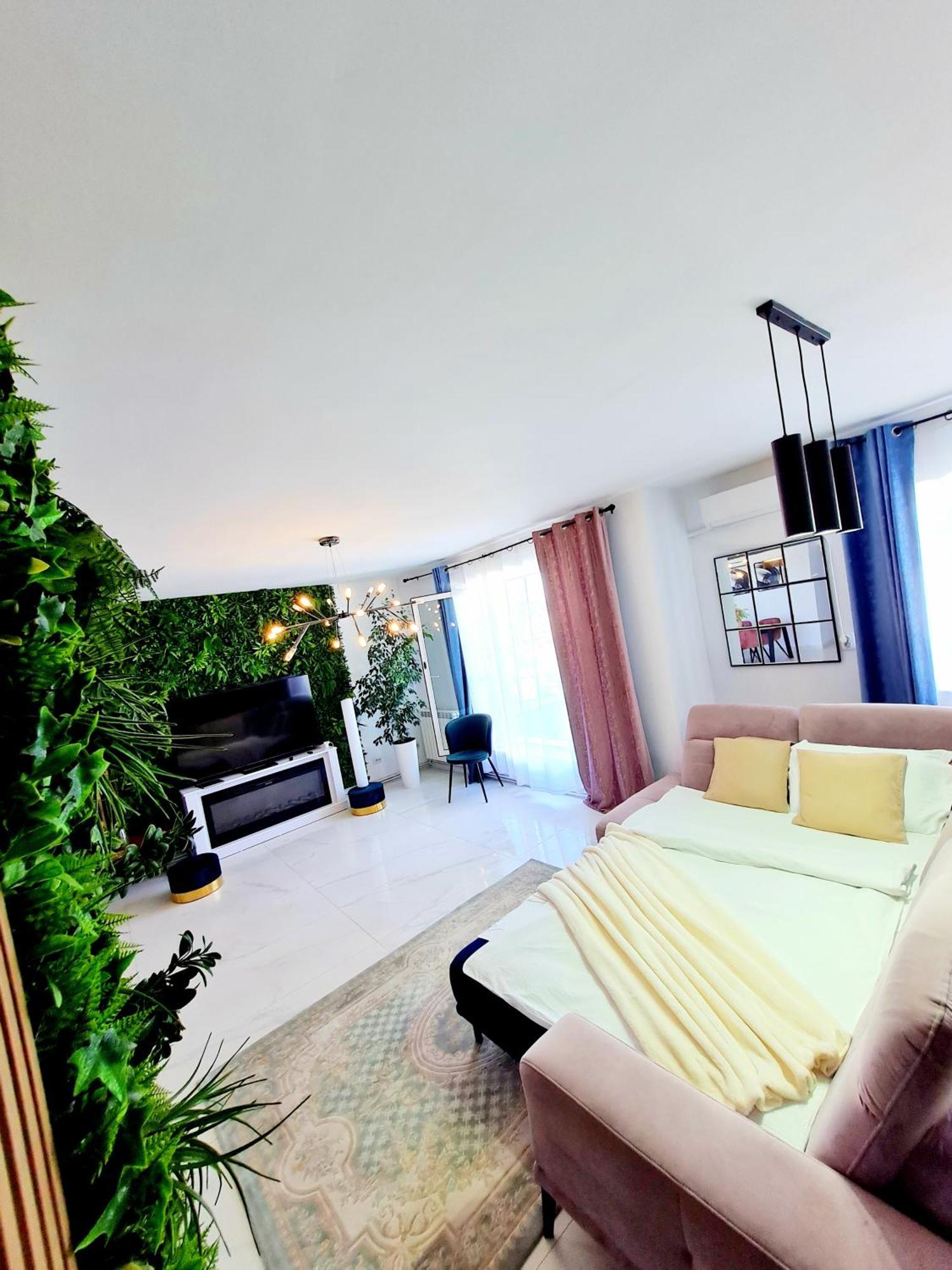 Penthouse View Aeroport Iasi Apartment Exterior photo