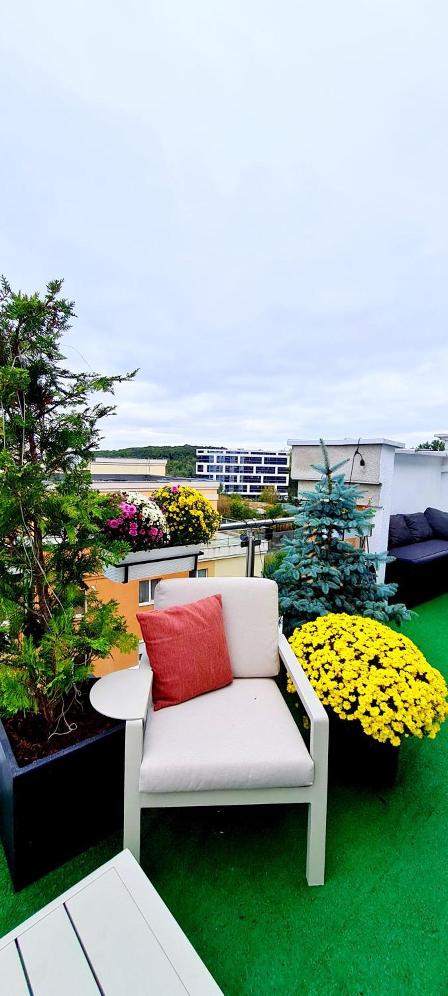 Penthouse View Aeroport Iasi Apartment Exterior photo